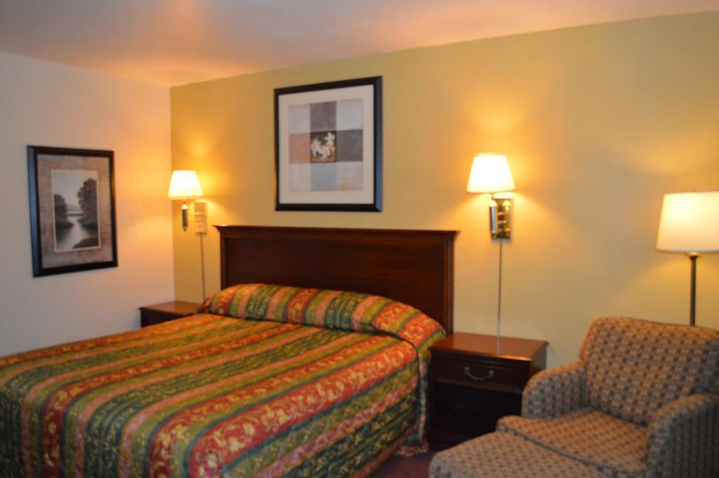 Rodeway Inn & Suites Blythe I-10 Exterior photo